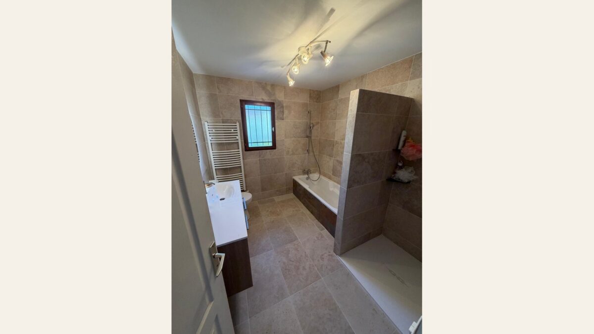Salle de bain rénovée à Ambérieux-en-Dombes