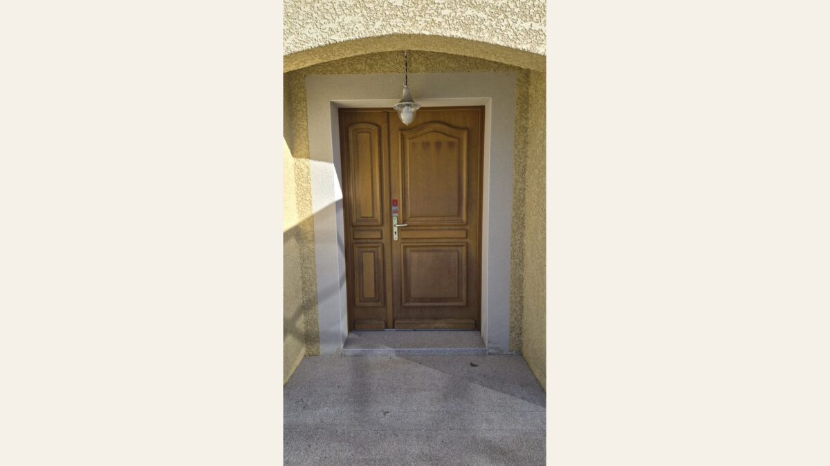 Ancienne porte d'entrée avant travaux à Tramoyes