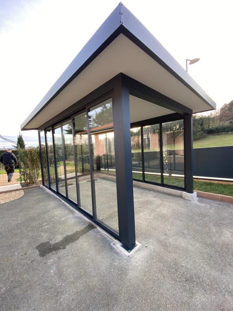 Carport aluminium sur dalle béton (maçonnerie + structure) à Pont-Évêque — Maison Française de l'Artisanat — photo 2