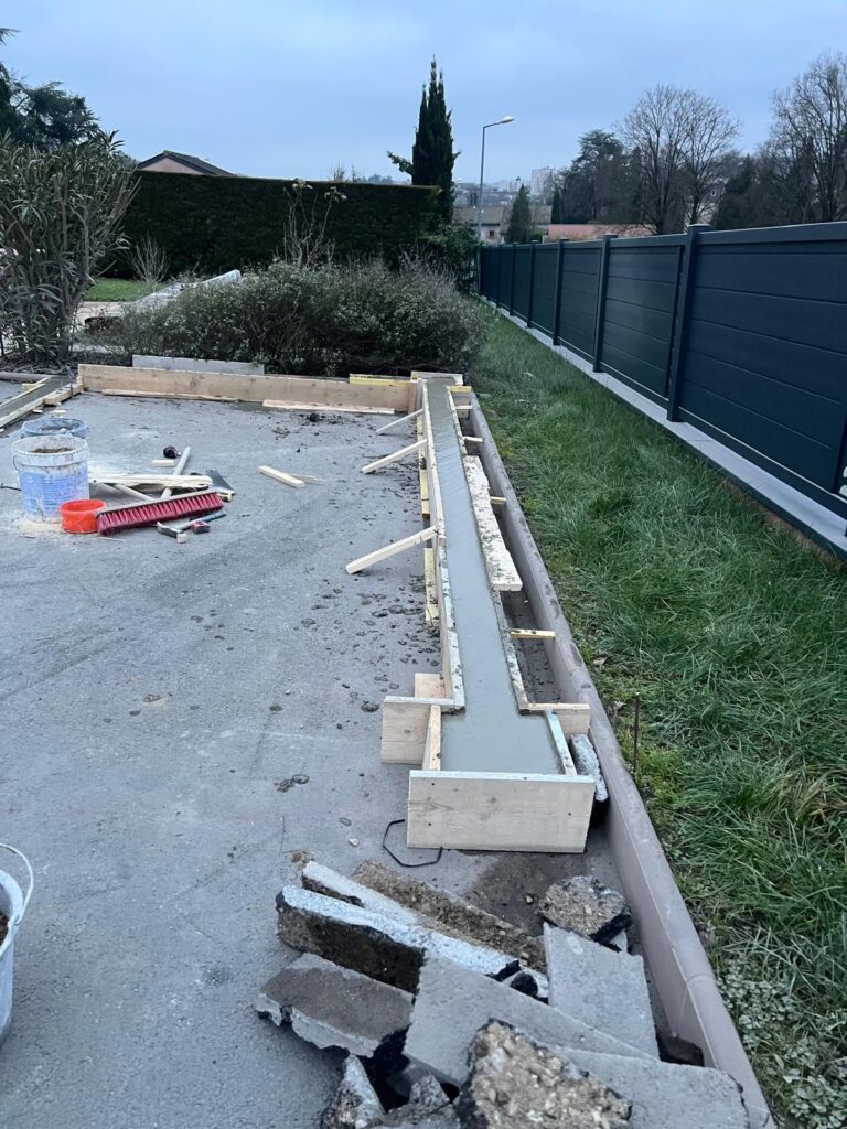 Carport aluminium sur dalle béton (maçonnerie + structure) à Pont-Évêque — Maison Française de l'Artisanat — photo 5