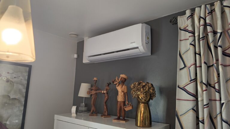 Climatisation réversible à Gleizé — Maison Française de l'Artisanat — photo 1