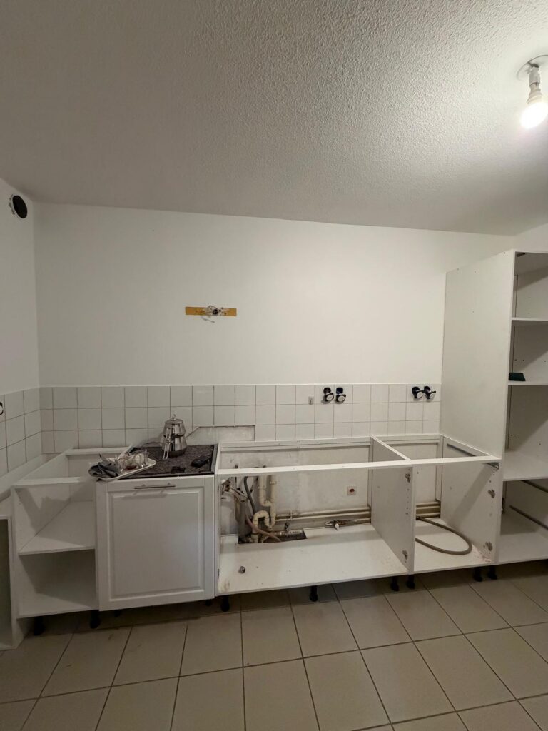 Cuisine équipée à Bourg-en-Bresse — Maison Française de l'Artisanat — photo 1