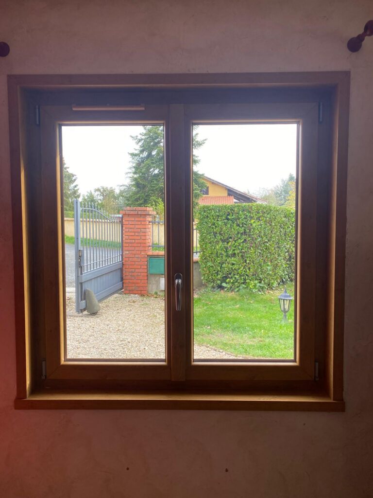 Fenêtre PVC sur-mesure à Villieu-Loyes-Mollon — Maison Française de l'Artisanat — photo 3