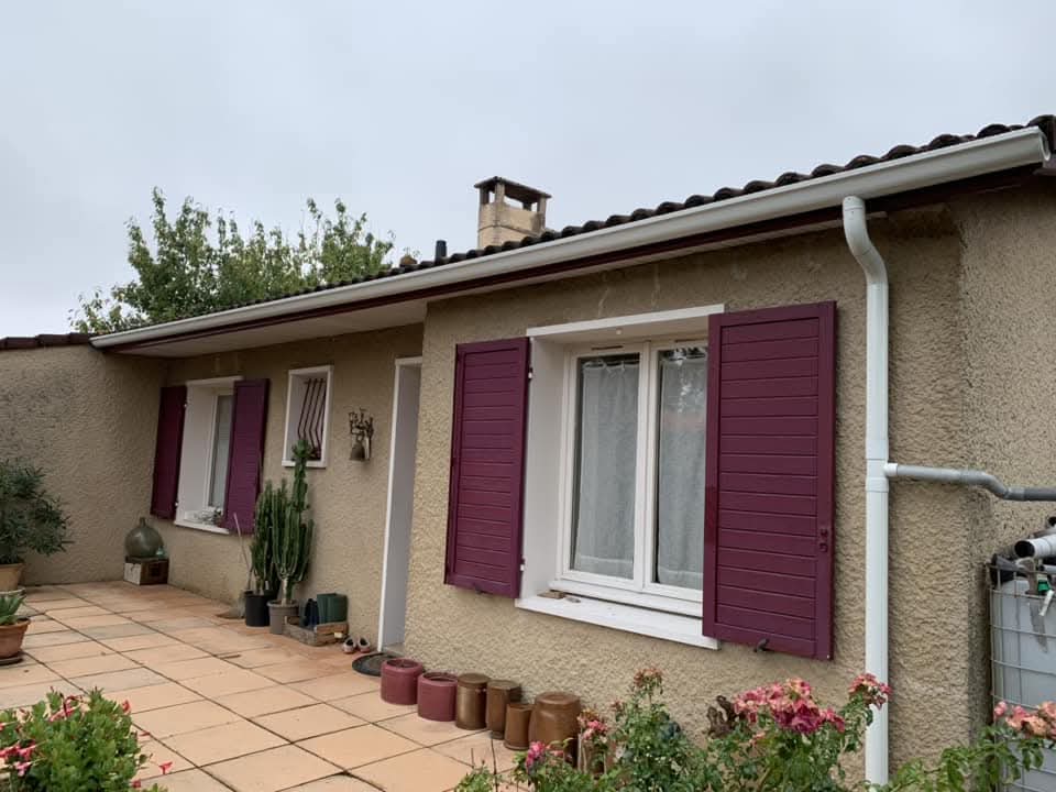 Gouttières aluminium sans jonction à Saint-André-de-Corcy — Maison Française de l'Artisanat — photo 1