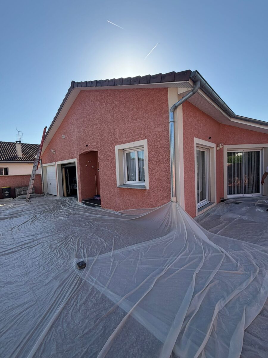Nettoyage, démoussage et hydrofuge incolore à Villars-les-Dombes — Maison Française de l'Artisanat — photo 1