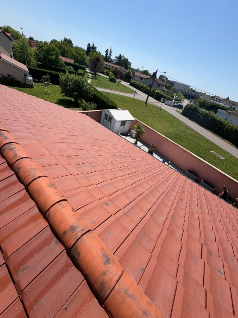Nettoyage, démoussage et hydrofuge incolore à Villars-les-Dombes — Maison Française de l'Artisanat — photo 5