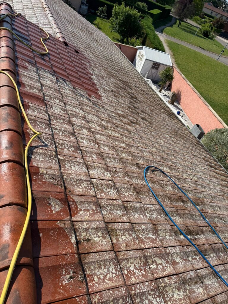 Nettoyage, démoussage et hydrofuge incolore à Villars-les-Dombes — Maison Française de l'Artisanat — photo 6