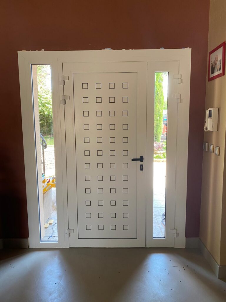 Porte d'entrée aluminium 3 vantaux à Meyzieu — Maison Française de l'Artisanat — photo 3