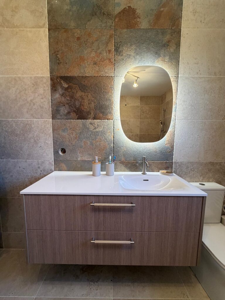Rénovation complète de salle de bain à Ambérieux-en-Dombes — Maison Française de l'Artisanat — photo 17