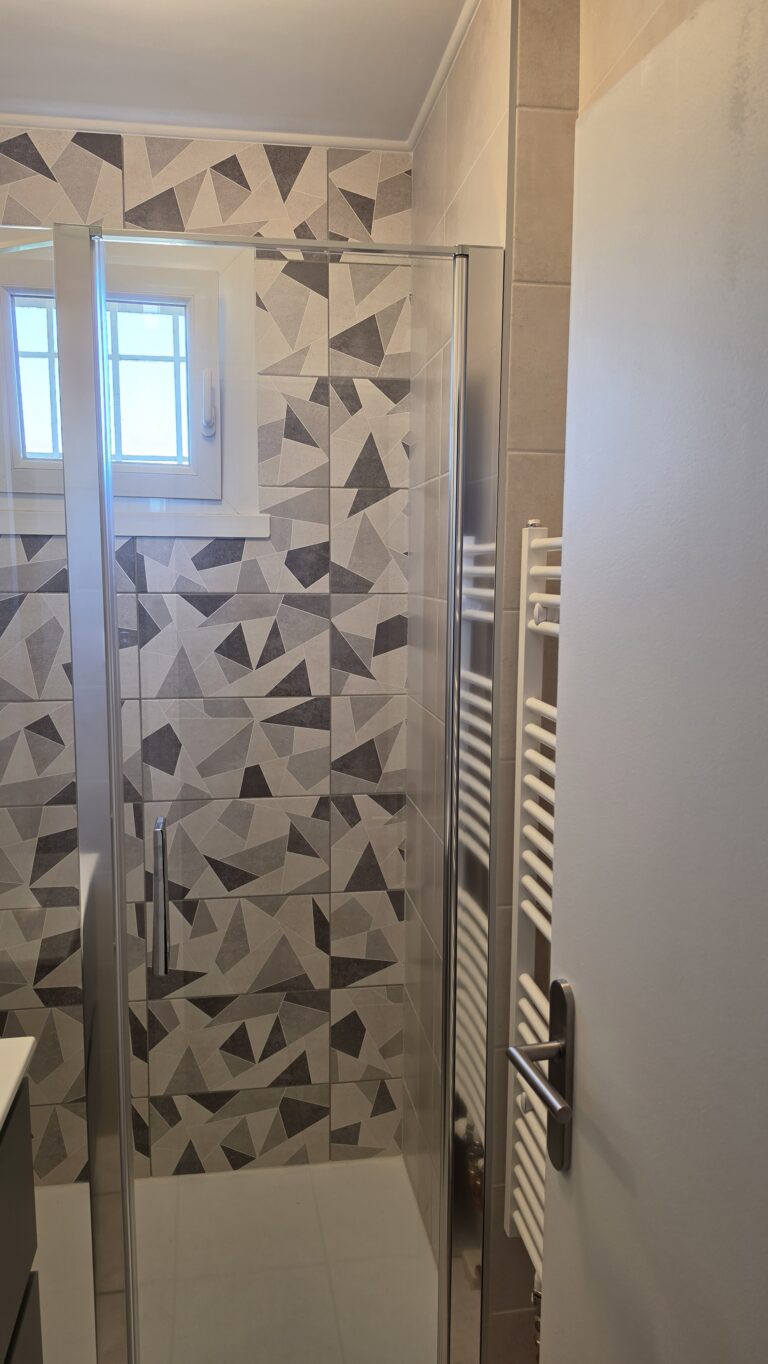Rénovation de salle de bain à Bourg-en-Bresse — Maison Française de l'Artisanat — photo 2
